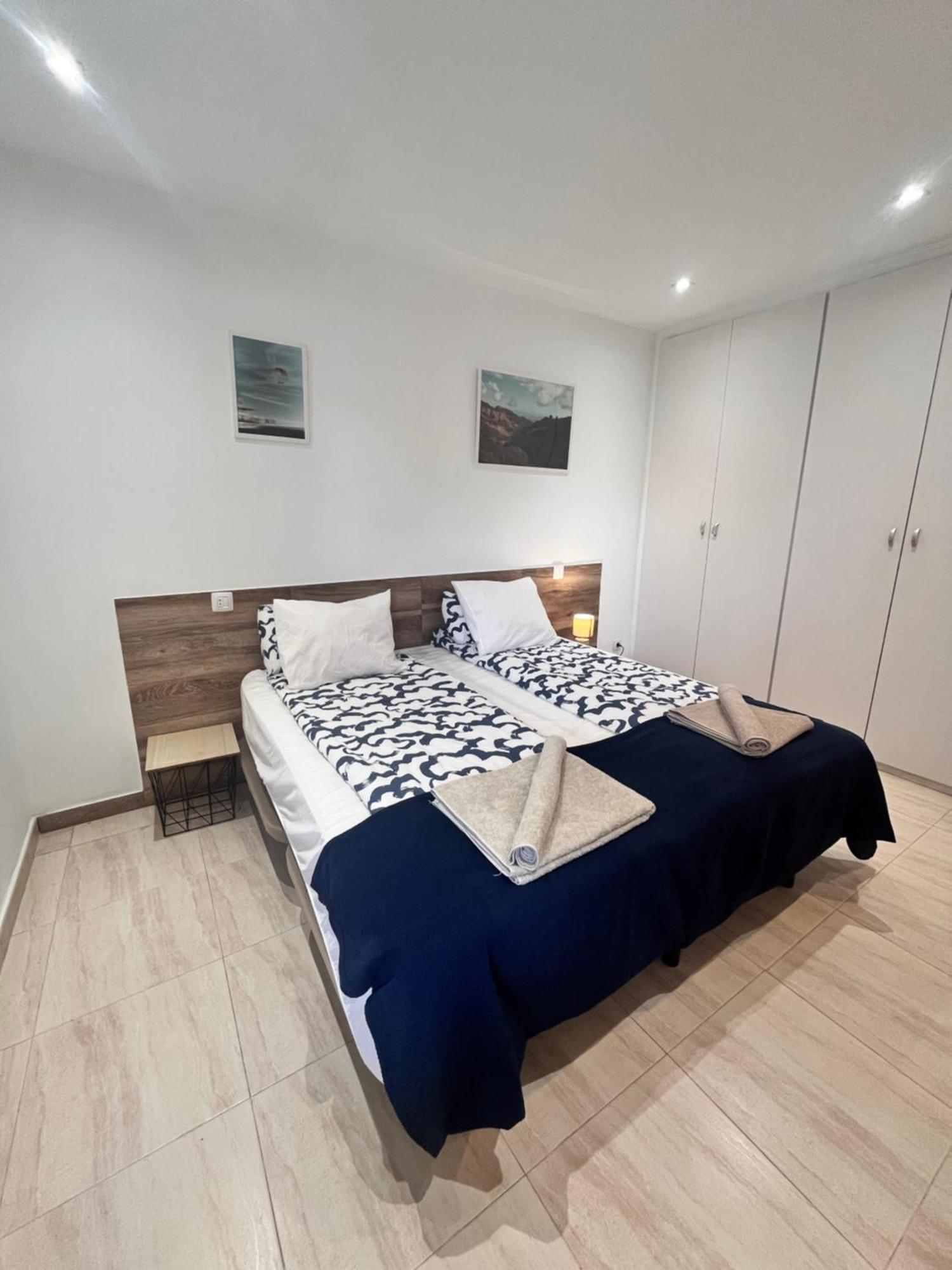 Sunshine Beach Apartments Адехе Екстериор снимка